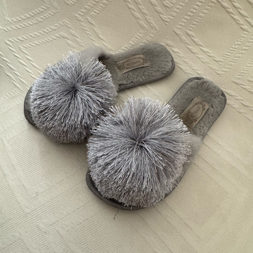Joyfolie Gray Fuzzy Pom Pom Slippers